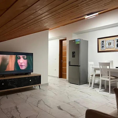Kanaj And Apartment